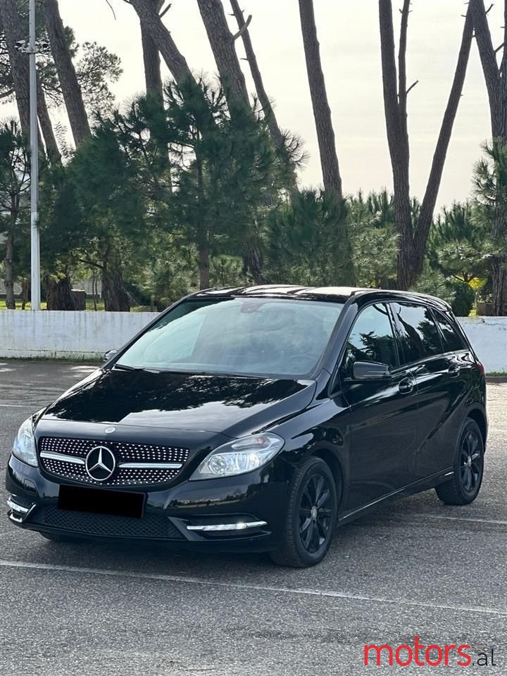 2013' Mercedes-Benz B 200 photo #1