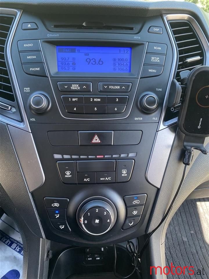 2013' Hyundai Santa Fe photo #6