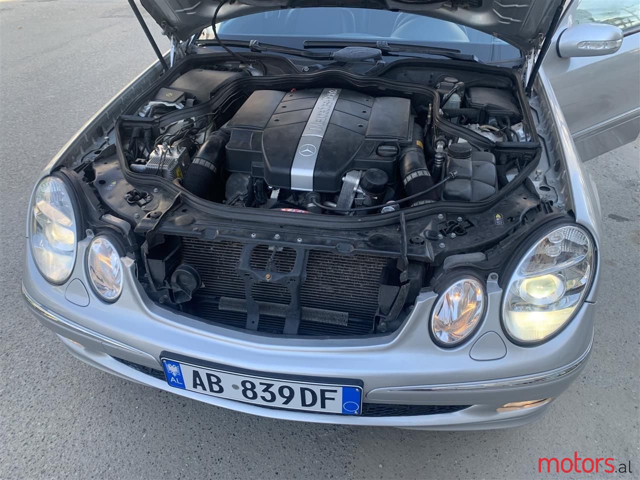 2004' Mercedes-Benz E 240 photo #2