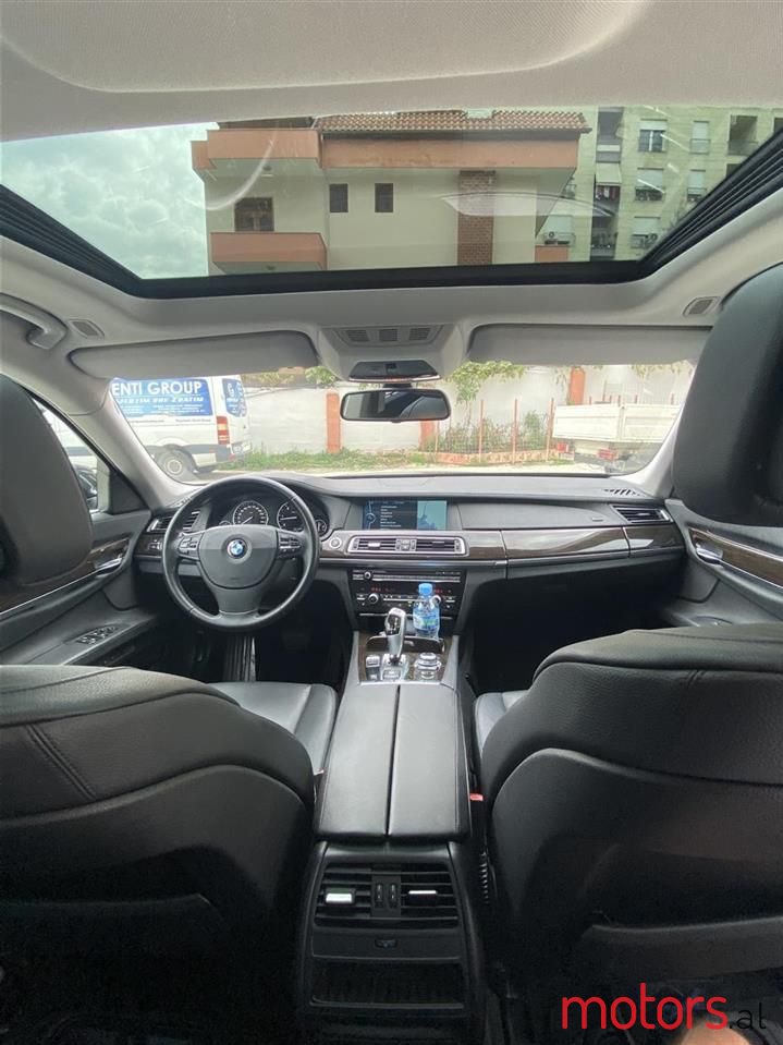 2010' BMW 730 photo #3