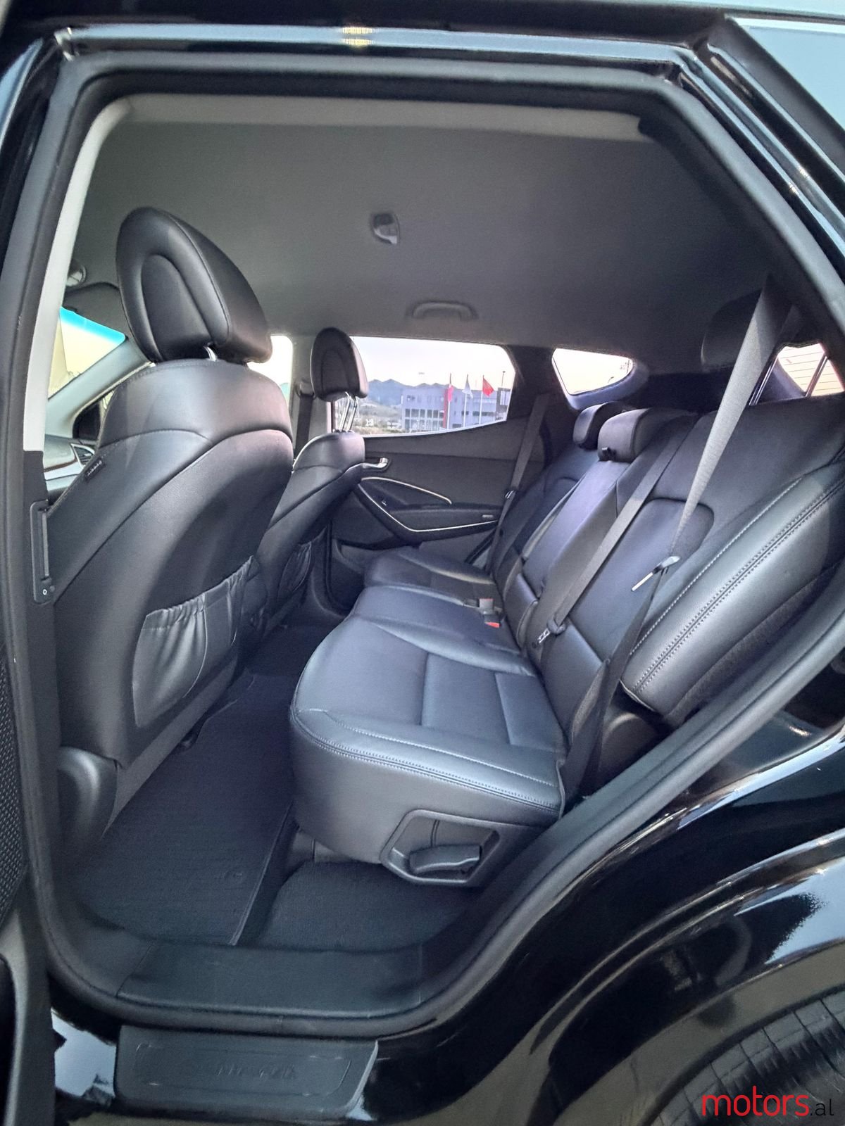 2015' Hyundai Santa Fe photo #5