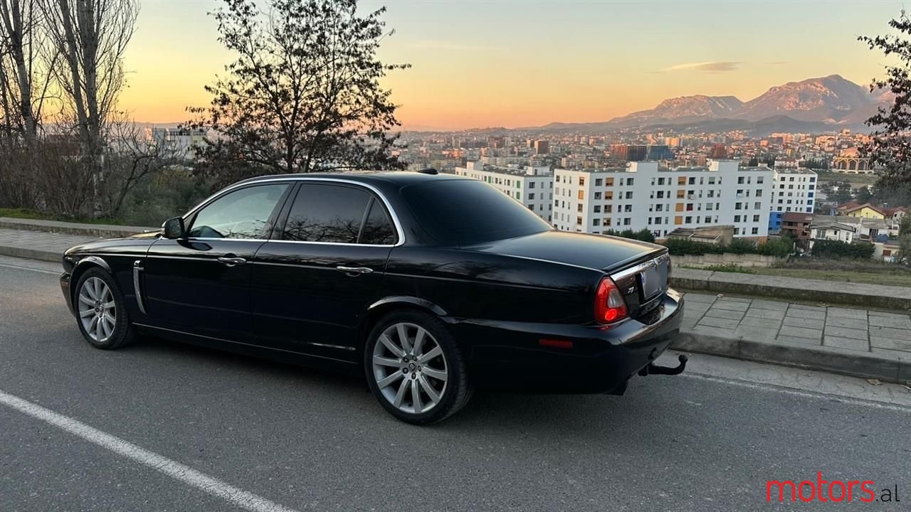 2007' Jaguar XJ photo #5