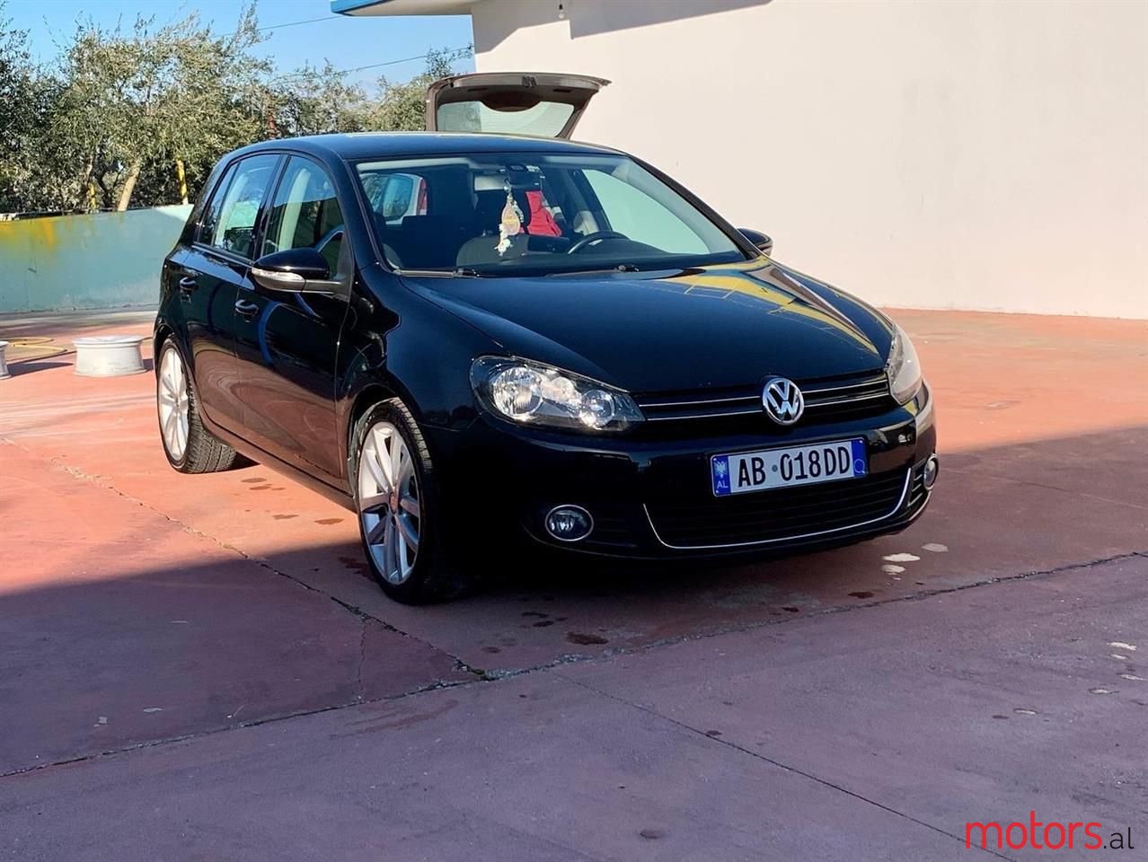 2009' Volkswagen Golf photo #4