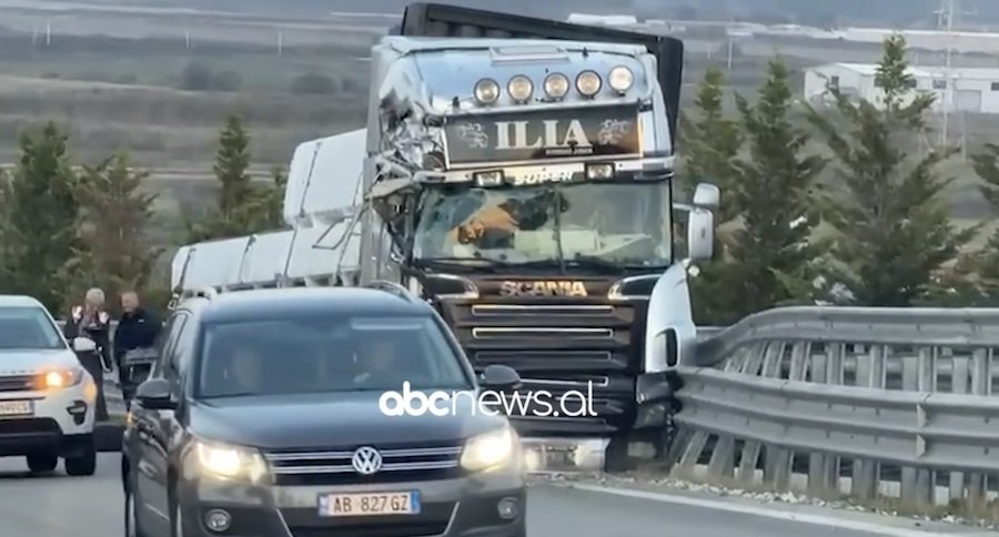 Aksident në bypassin e Fierit/ Përplasen një betoniere dhe automjet transporti, plagoset një drejtues