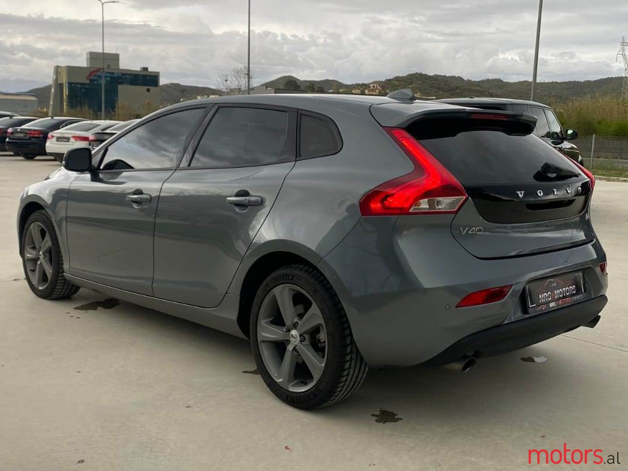 2018' Volvo V40 photo #7