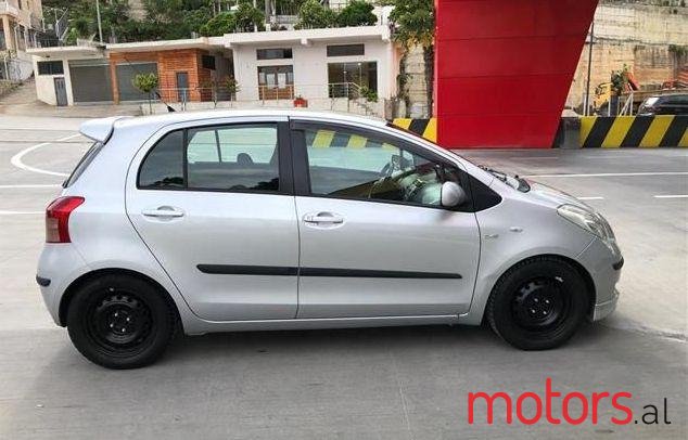 2007' Toyota Yaris photo #1