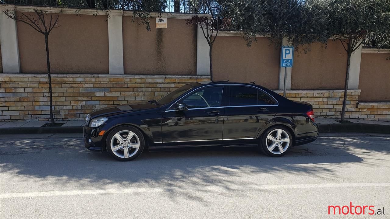 2010' Mercedes-Benz C 300 photo #1