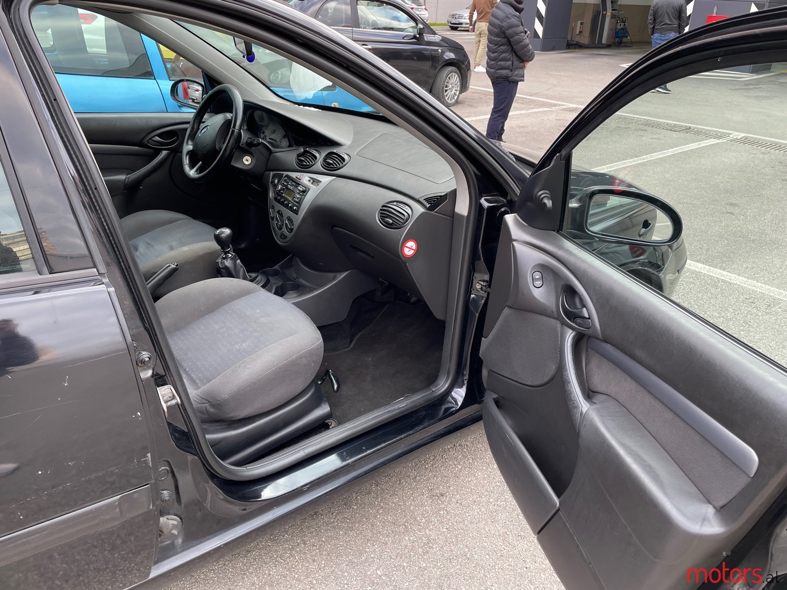 2004' Ford Focus photo #2