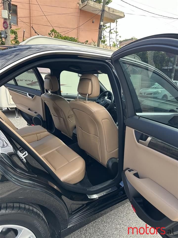 2011' Mercedes-Benz C 220 photo #6