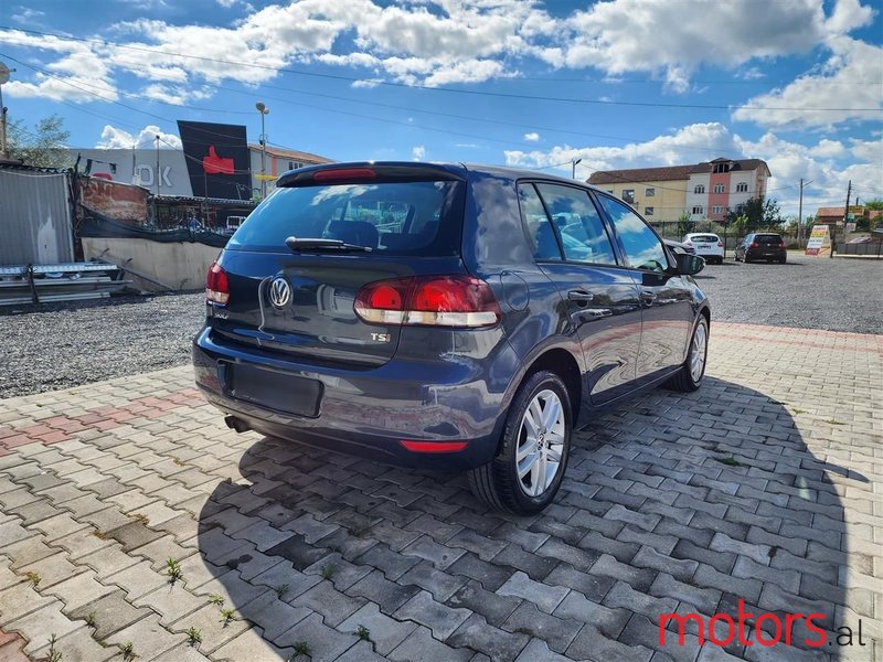 2010' Volkswagen Golf photo #5