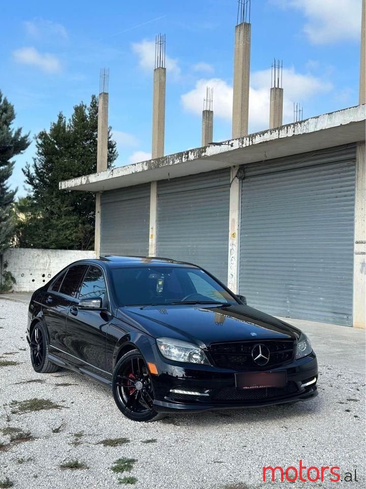 2011' Mercedes-Benz C 300 photo #1