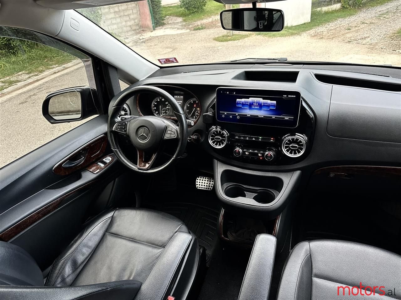 2016' Mercedes-Benz V 200 photo #5