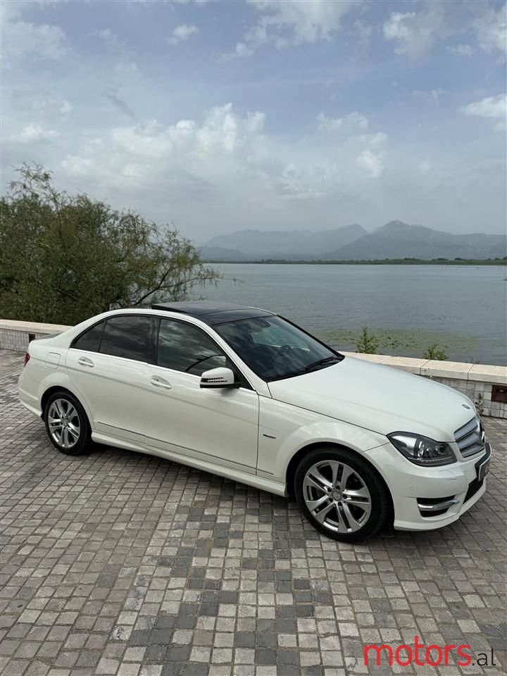2012' Mercedes-Benz C 220 photo #2