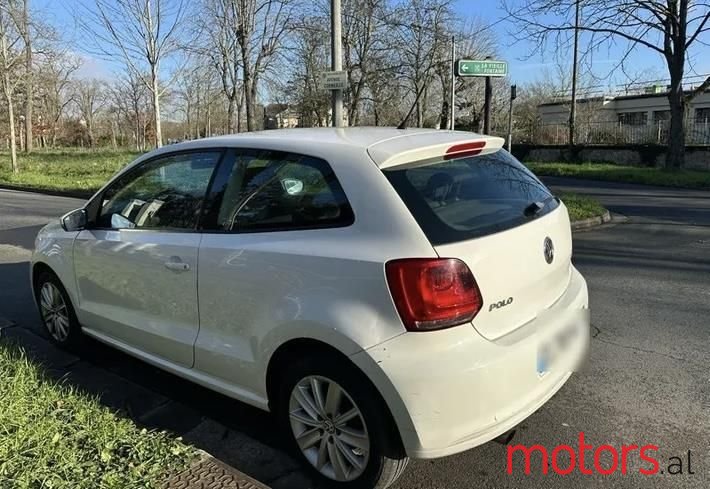 2014' Volkswagen Polo photo #2