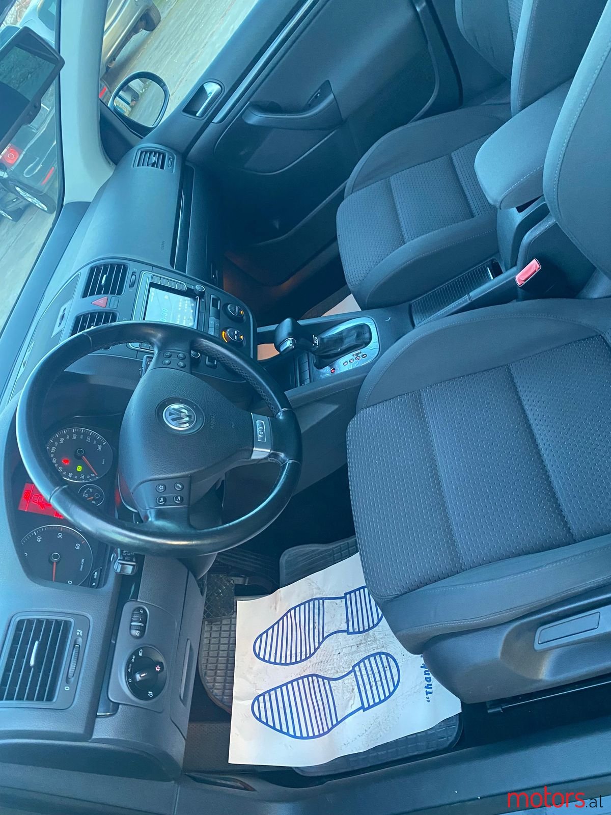 2008' Volkswagen Golf photo #4