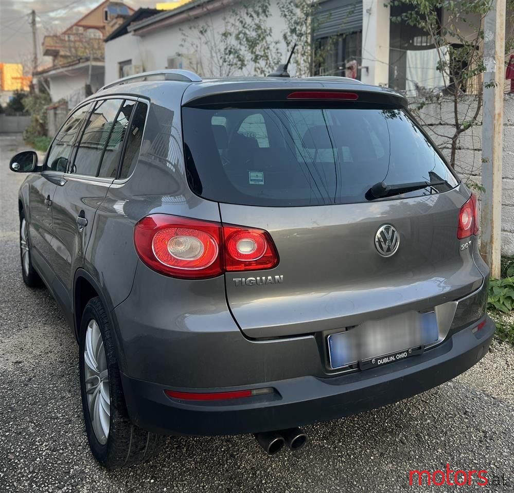 2009' Volkswagen Tiguan photo #3