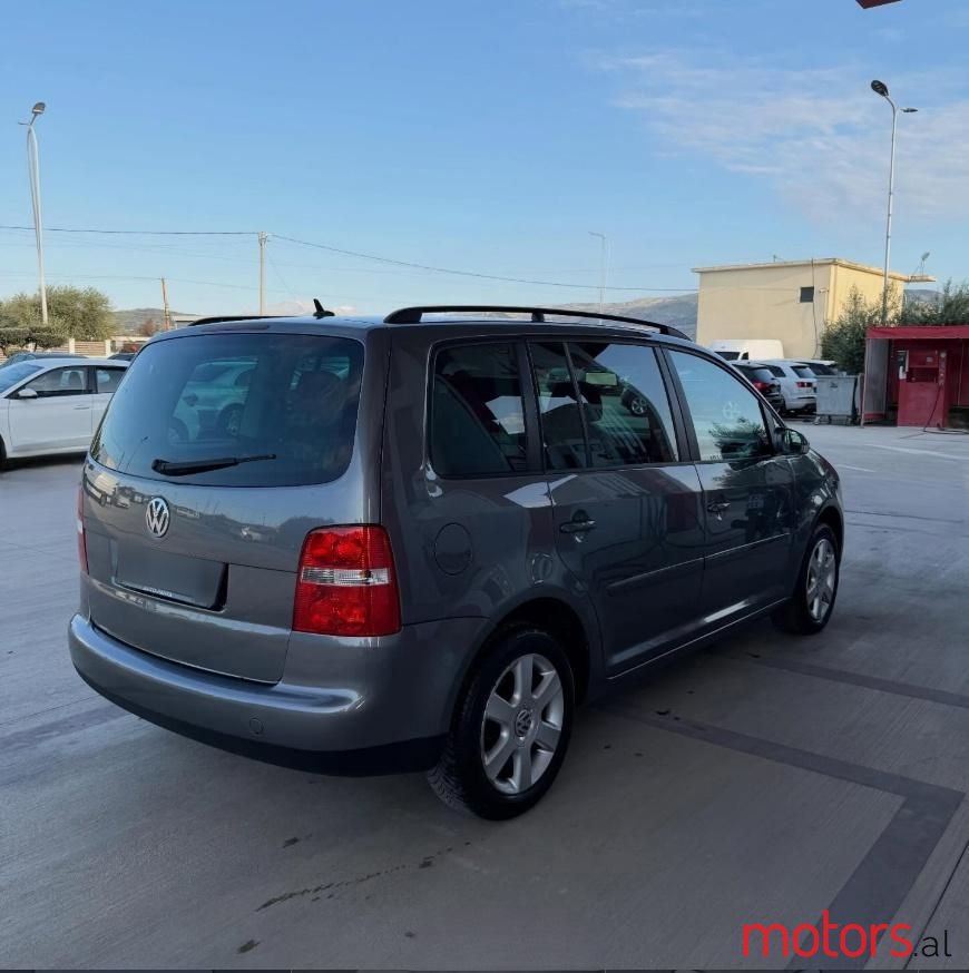 2006' Volkswagen Touran photo #4