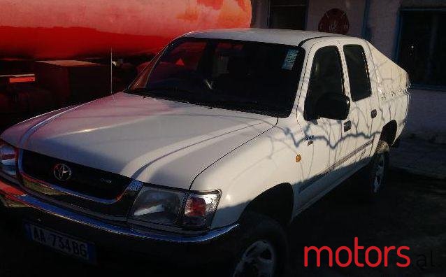 2002' Toyota Hilux photo #1