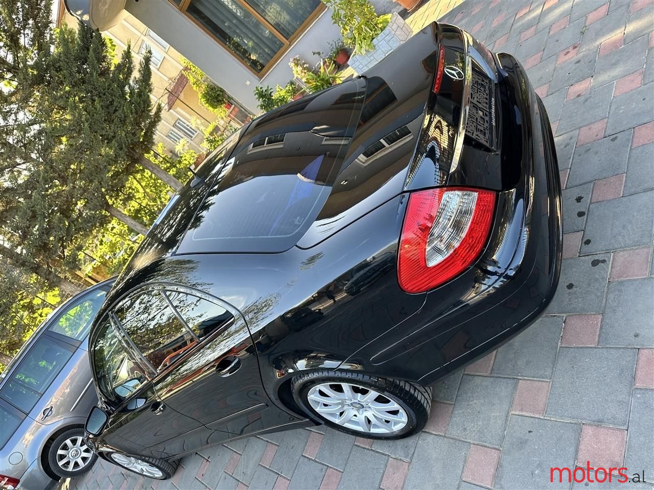 2009' Mercedes-Benz E 200 photo #2