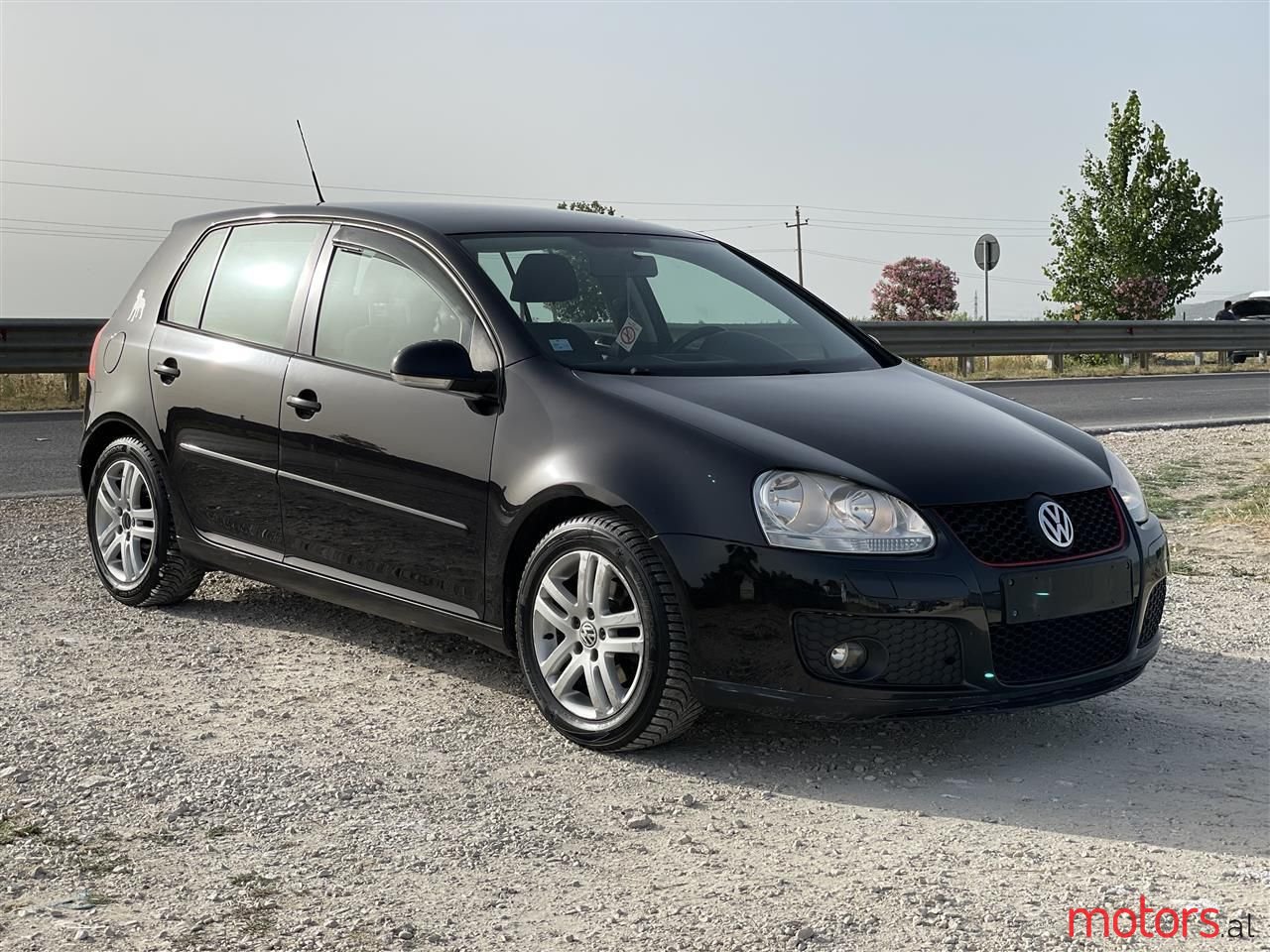 2007' Volkswagen Golf photo #1