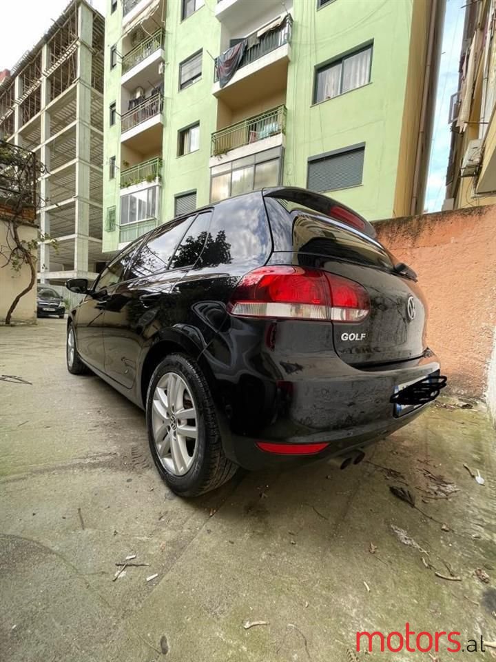 2010' Volkswagen Golf photo #1