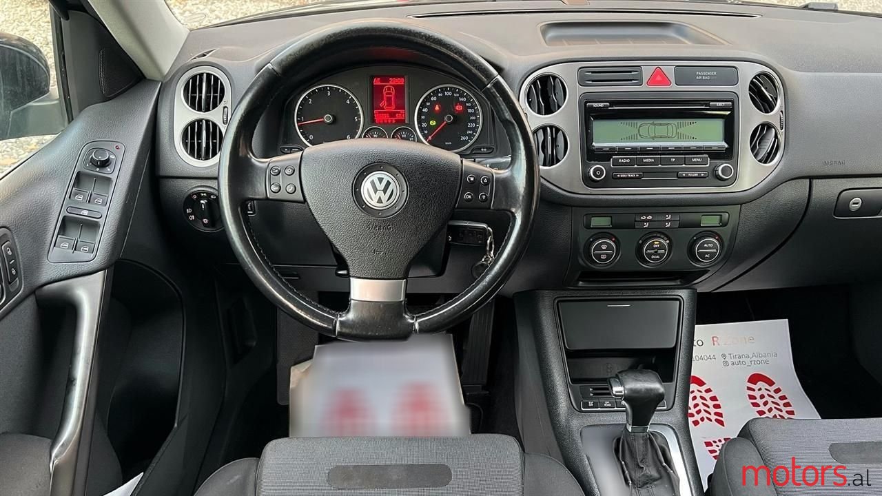 2009' Volkswagen Tiguan photo #3