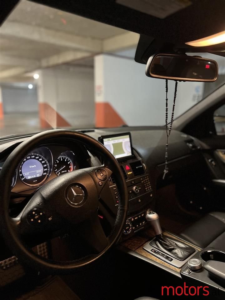 2011' Mercedes-Benz C 300 photo #4