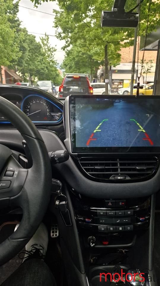 2014' Peugeot 208 photo #3