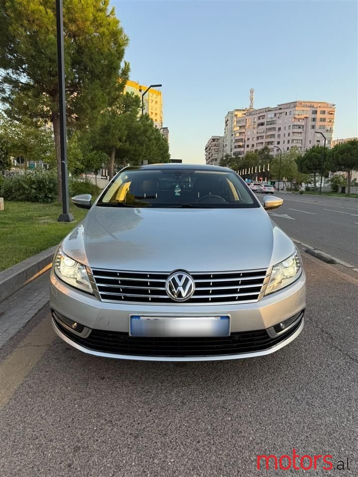 2012' Volkswagen Passat photo #2