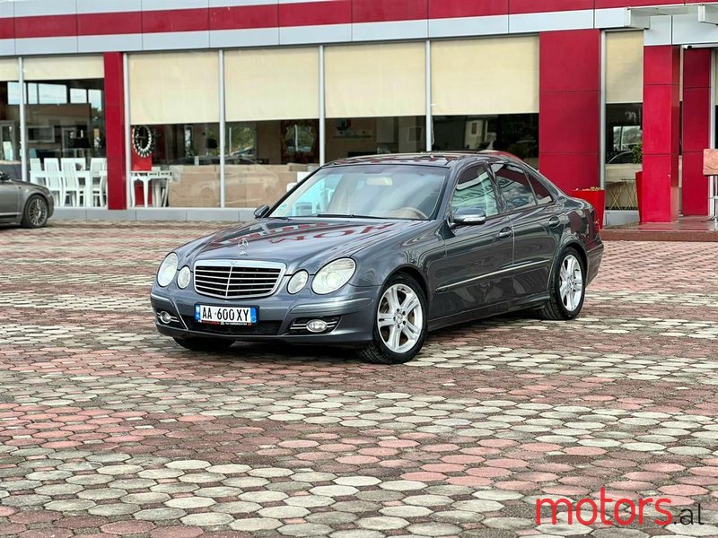 2008' Mercedes-Benz E 300 photo #1