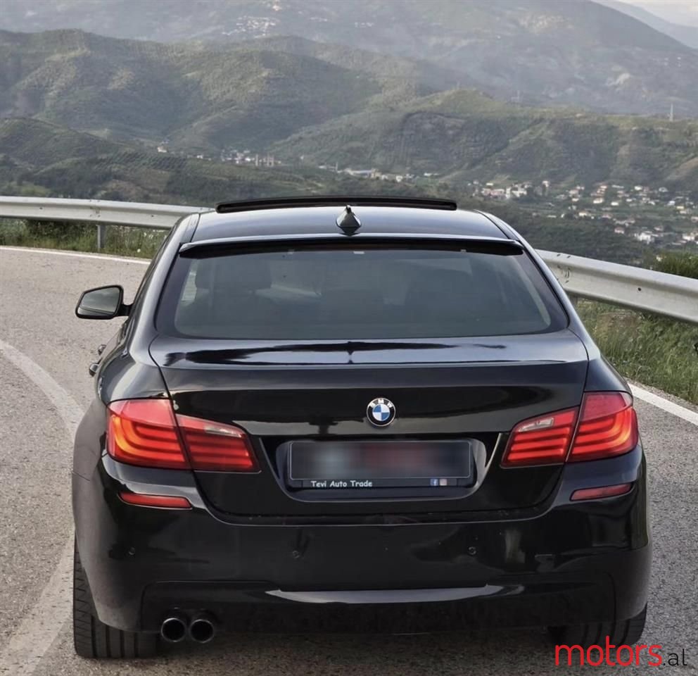 2011' BMW 530 photo #5