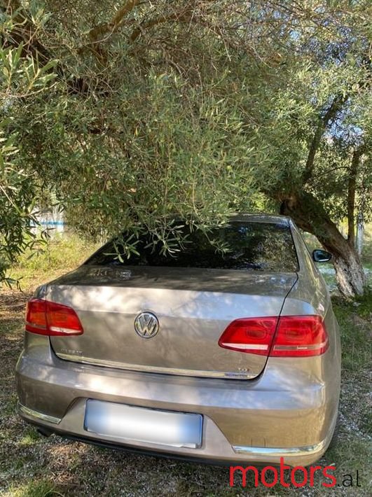 2012' Volkswagen Passat photo #5