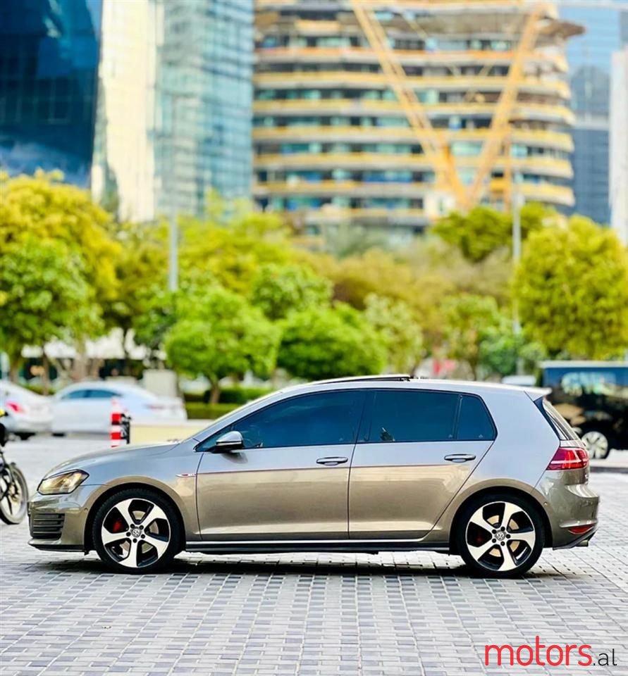 2015' Volkswagen Golf photo #5