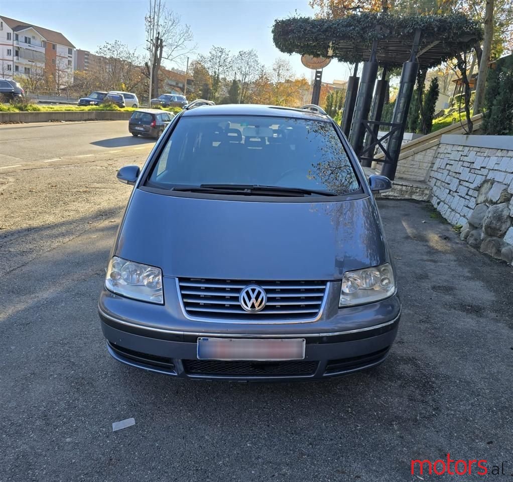 2009' Volkswagen Sharan photo #6