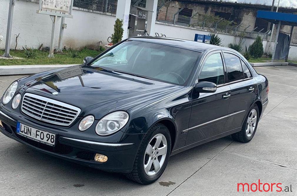2005' Mercedes-Benz E 220 photo #1