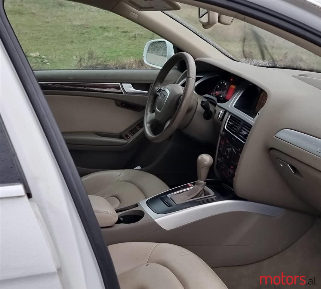 2011' Audi A4 photo #2