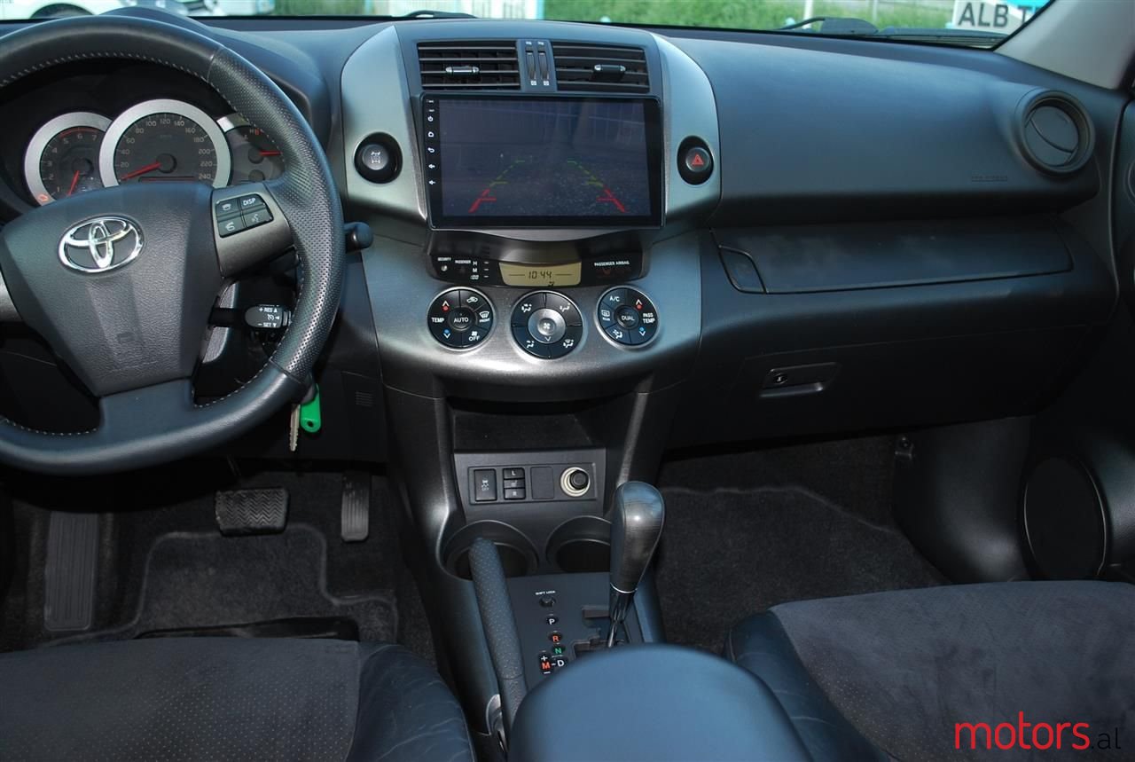 2011' Toyota RAV4 photo #4