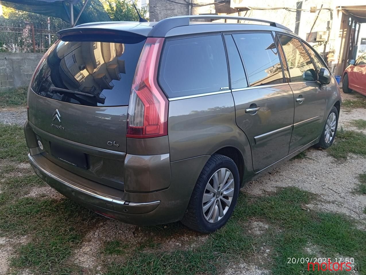 2013' Citroen Grand C4 Picasso photo #4