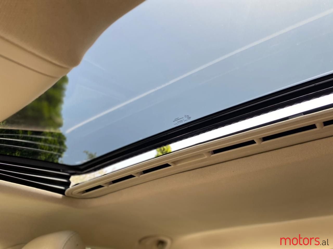 2012' Volkswagen Passat photo #6