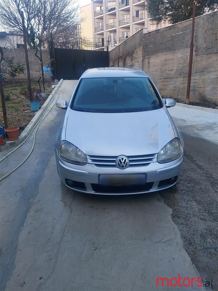 2005' Volkswagen Golf photo #3