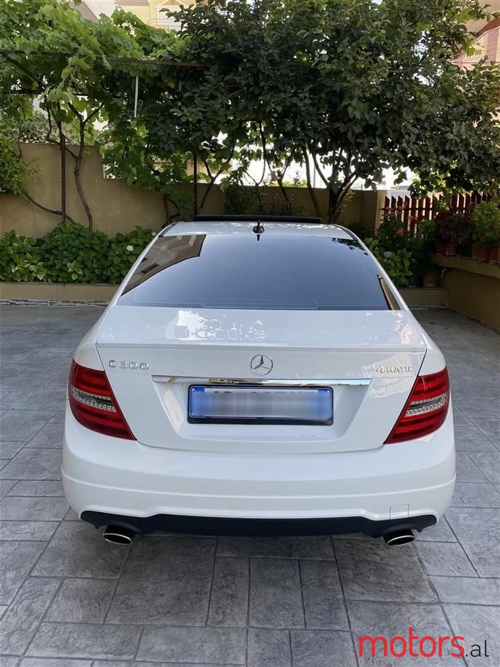2012' Mercedes-Benz C 300 photo #5