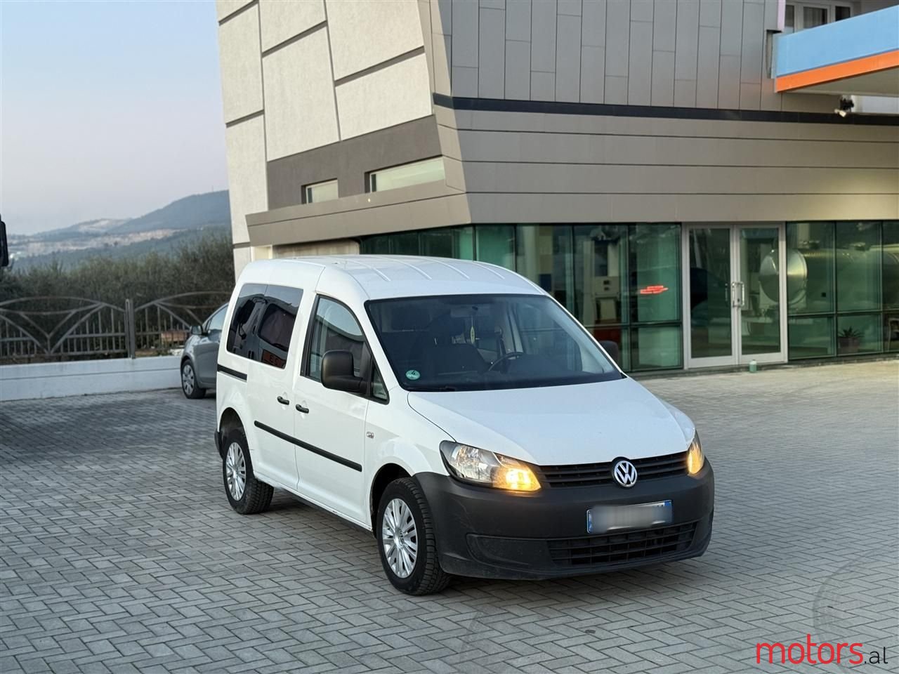 2010' Volkswagen Caddy photo #4