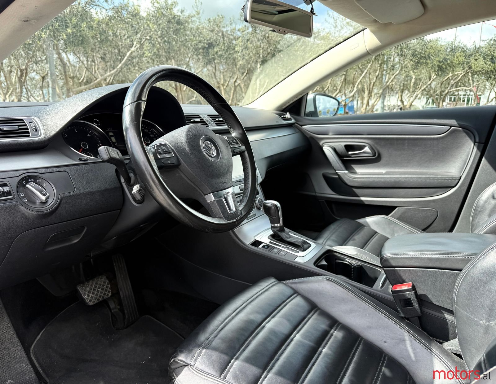 2014' Volkswagen Passat photo #3