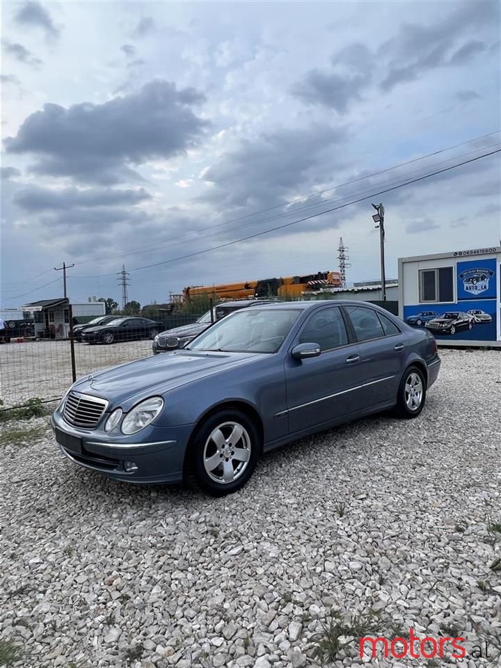 2005' Mercedes-Benz E 220 photo #5