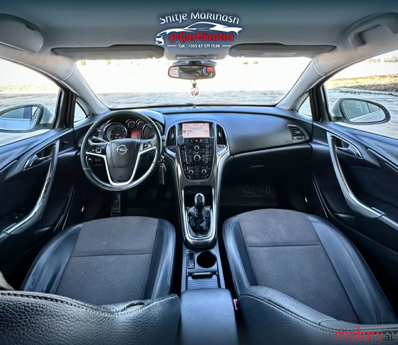 2012' Opel Astra photo #6