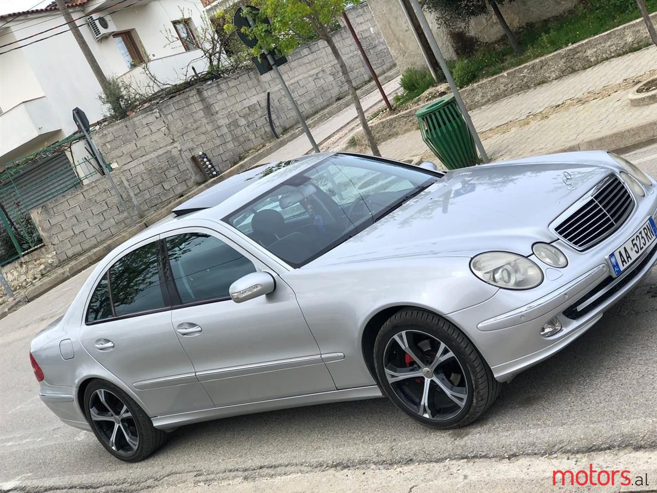 2005' Mercedes-Benz E 220 photo #1