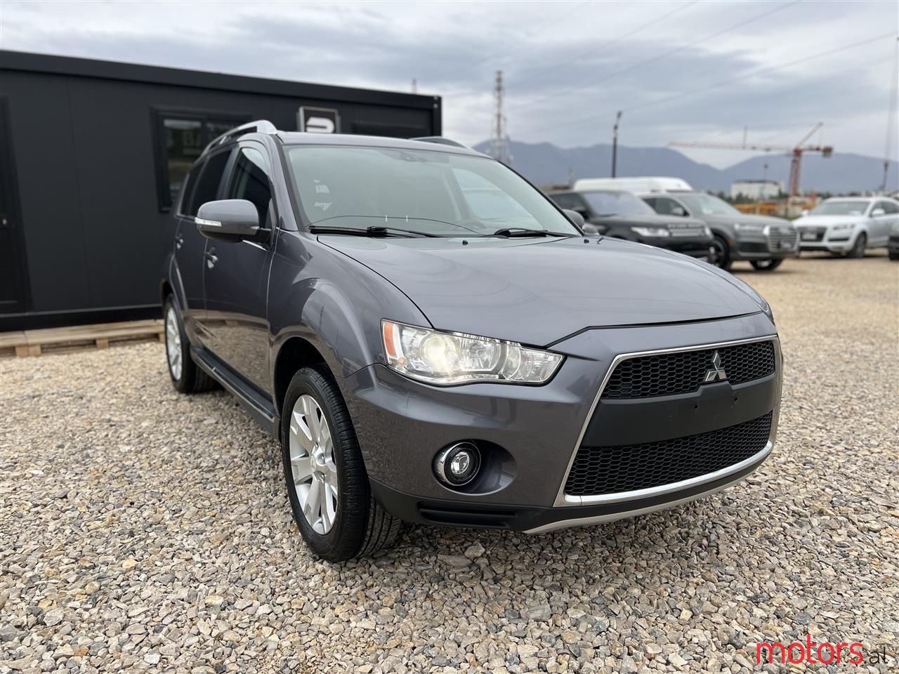 2010' Mitsubishi Outlander photo #1