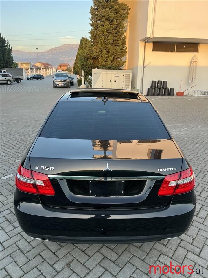2011' Mercedes-Benz E 350 photo #5