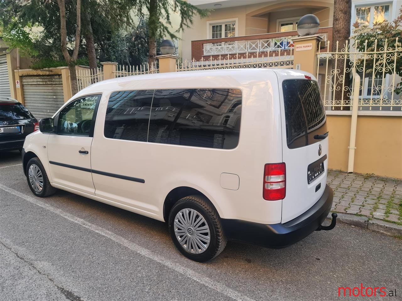 2014' Volkswagen Caddy photo #4