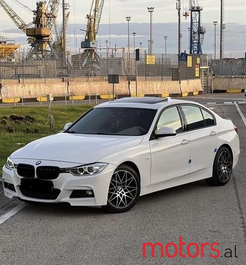 2012' BMW 320 photo #1